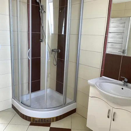 Πανσιόν Grobsky Dvor 3*