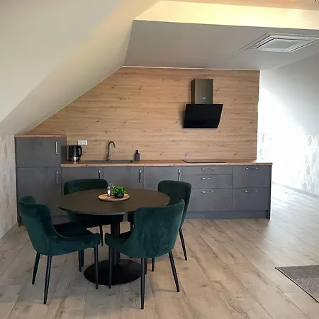 Grobský Dvor Slovensky Grob