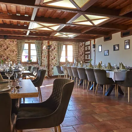 Grobsky Dvor 게스트하우스 3*