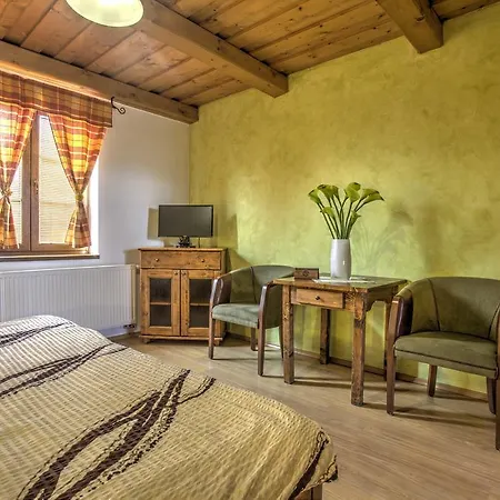 Grobsky Dvor Πανσιόν 3*