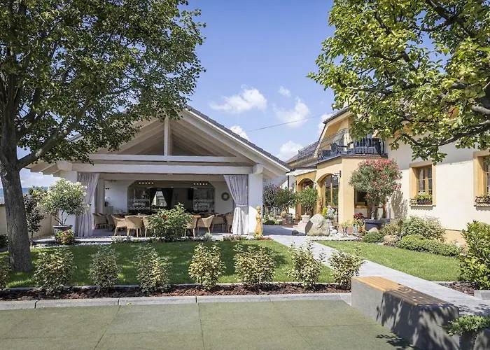 Grobsky Dvor 게스트하우스 3*